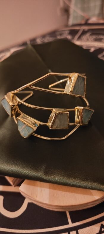 Aaranya Raw Stone Statement Hand Cuff