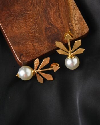Noor Baroque Pearl Drop Earrings